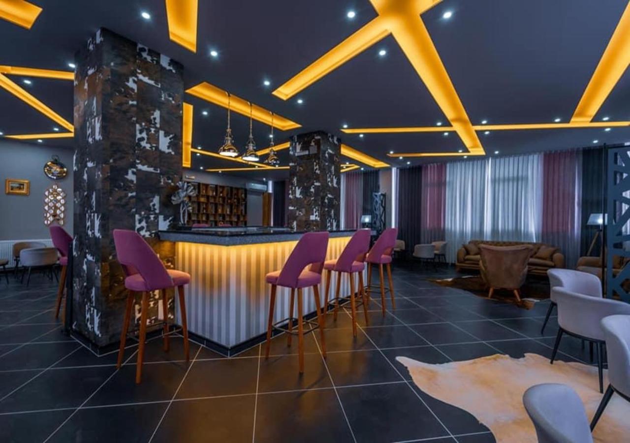 Hotel & Resort Bon Bon Suto Orizari ภายนอก รูปภาพ