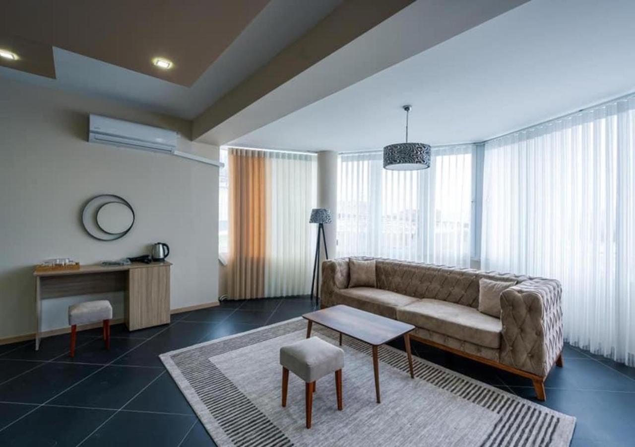 Hotel & Resort Bon Bon Suto Orizari ภายนอก รูปภาพ