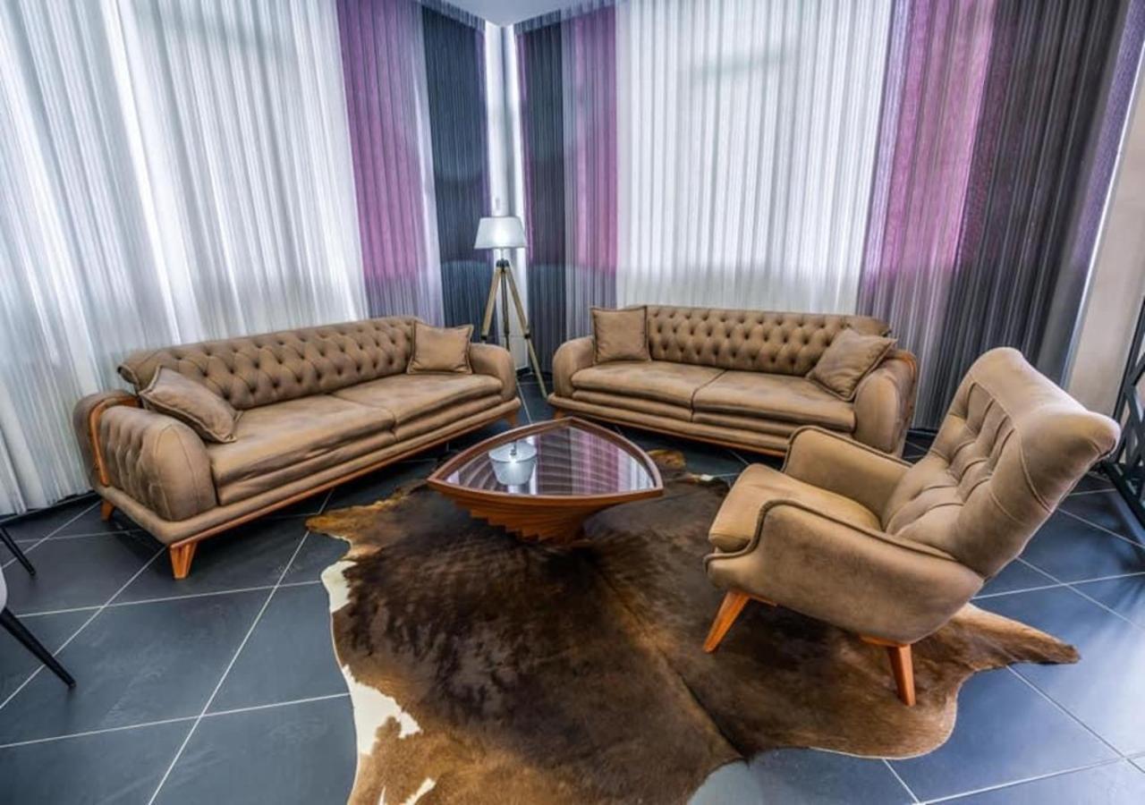 Hotel & Resort Bon Bon Suto Orizari ภายนอก รูปภาพ