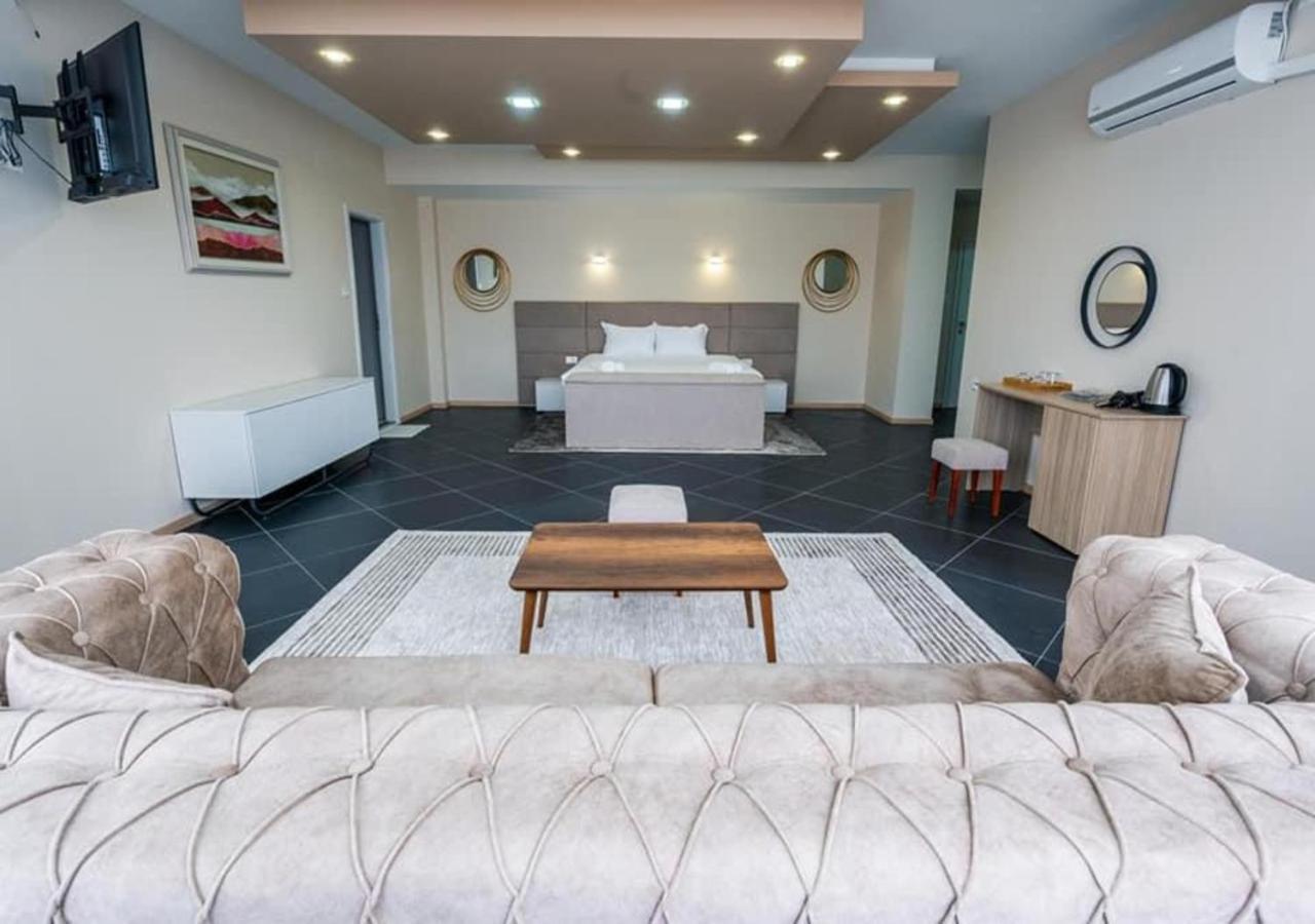 Hotel & Resort Bon Bon Suto Orizari ภายนอก รูปภาพ