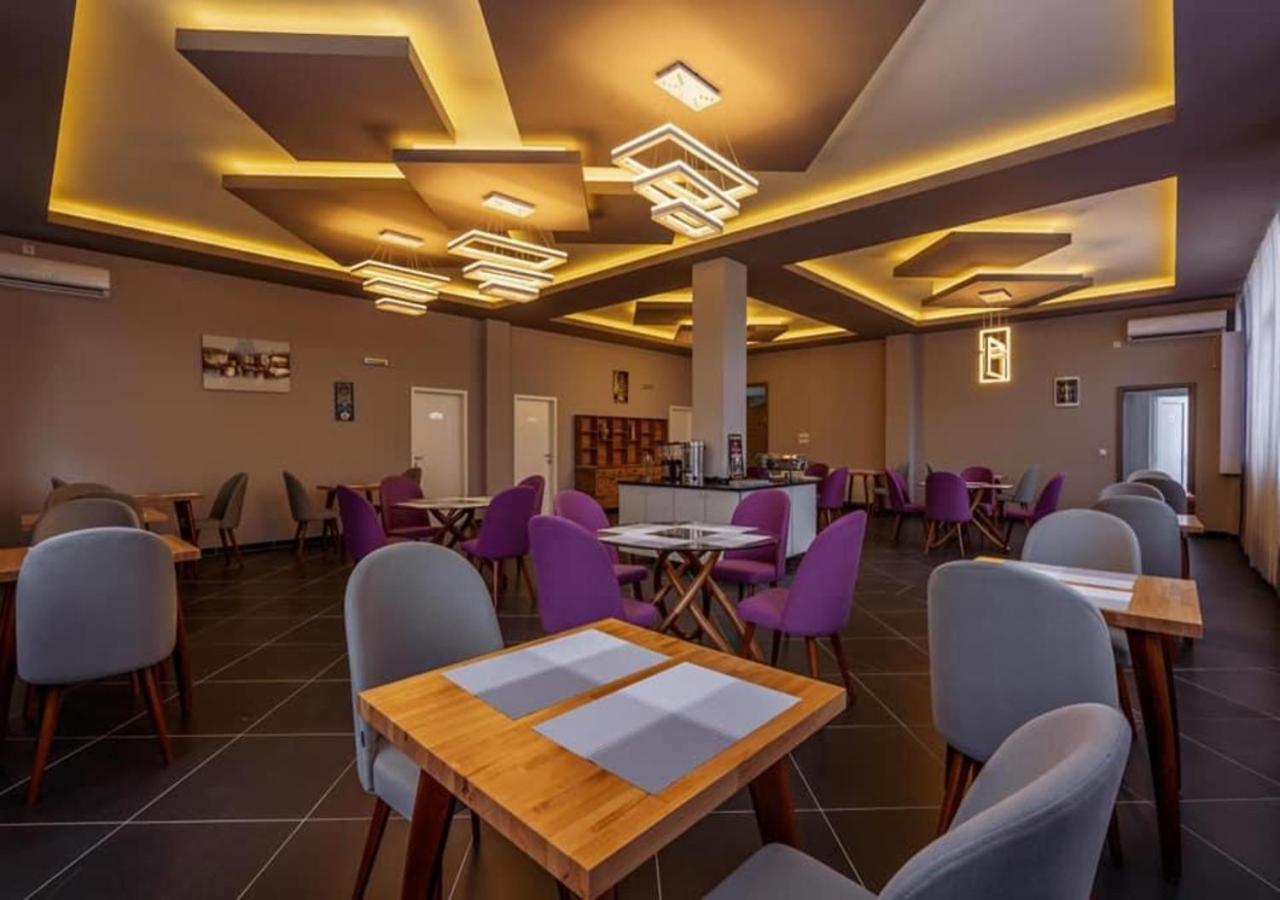 Hotel & Resort Bon Bon Suto Orizari ภายนอก รูปภาพ