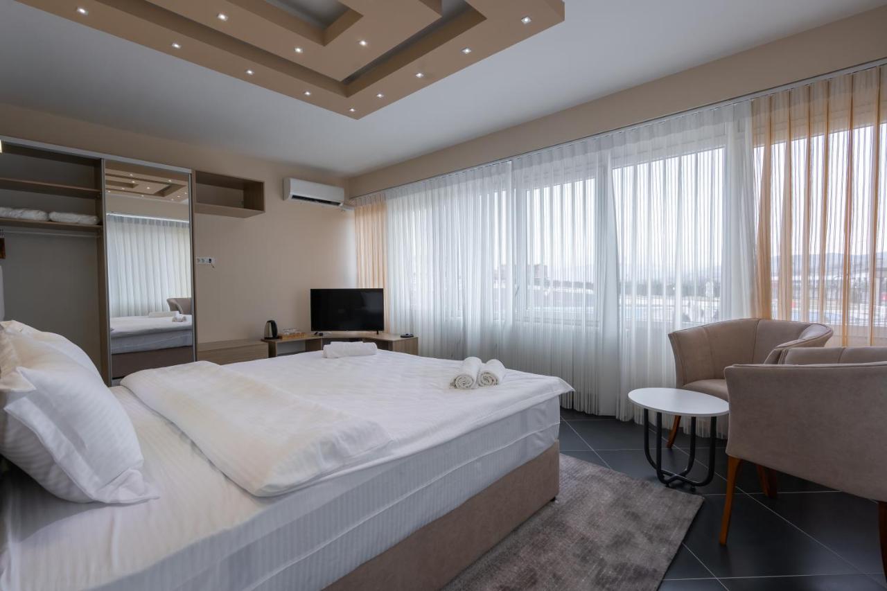 Hotel & Resort Bon Bon Suto Orizari ภายนอก รูปภาพ
