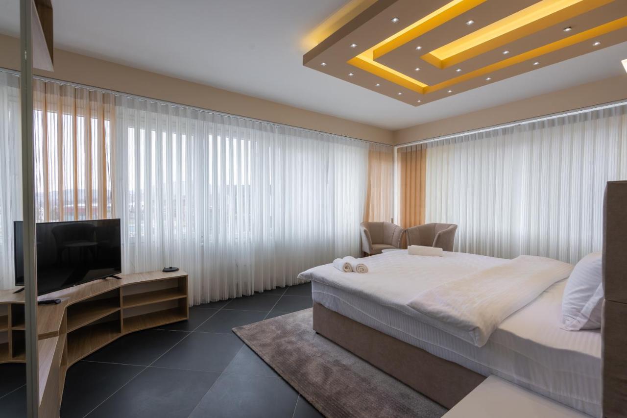 Hotel & Resort Bon Bon Suto Orizari ภายนอก รูปภาพ