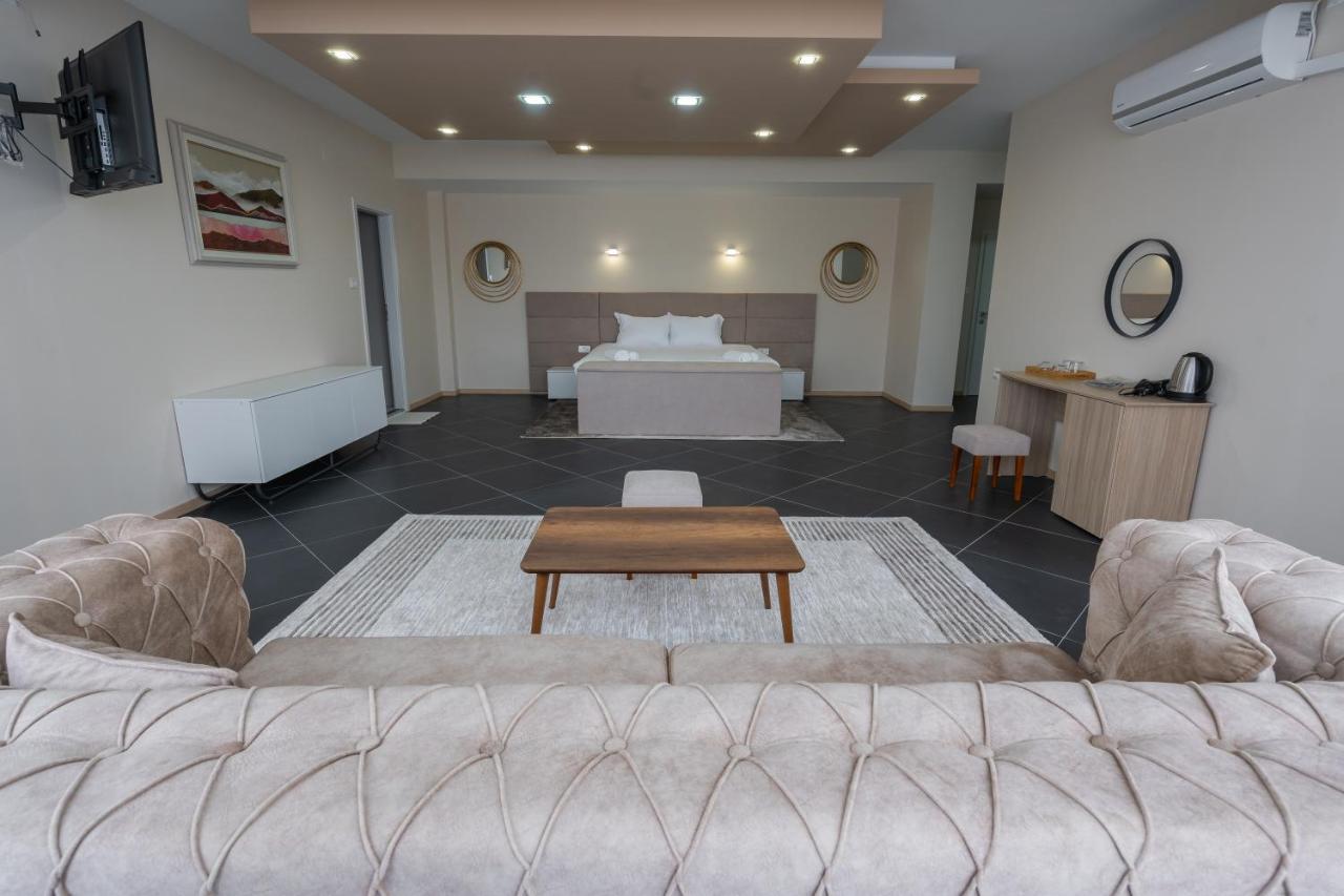 Hotel & Resort Bon Bon Suto Orizari ภายนอก รูปภาพ